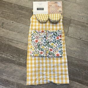 Rachel Ashwell  Checkered Kitchen Towel Set with  2 Mitts And Apron Easter